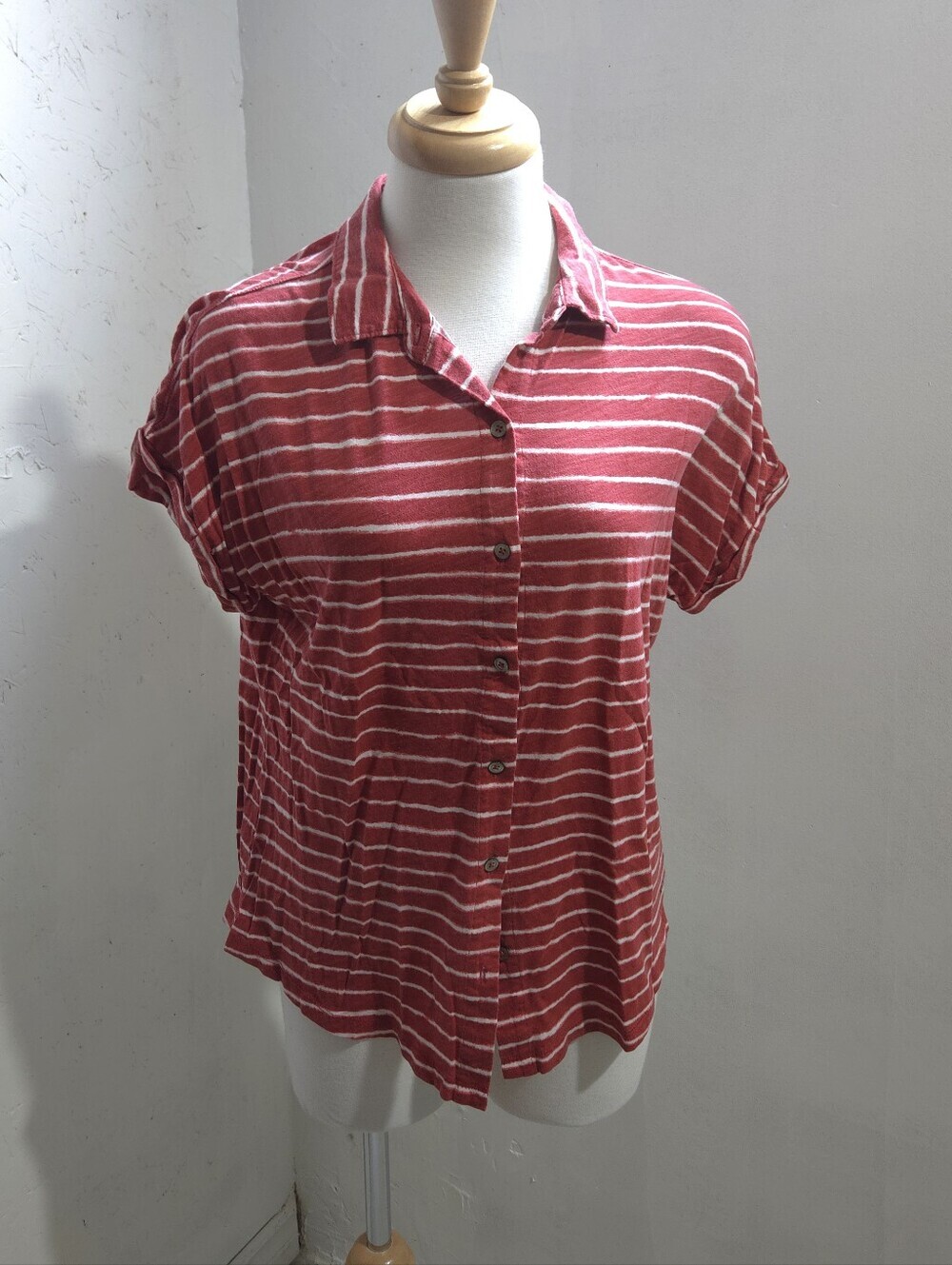 Eddie Bauer Casual Striped Button‑Front Women's Top — Red And White